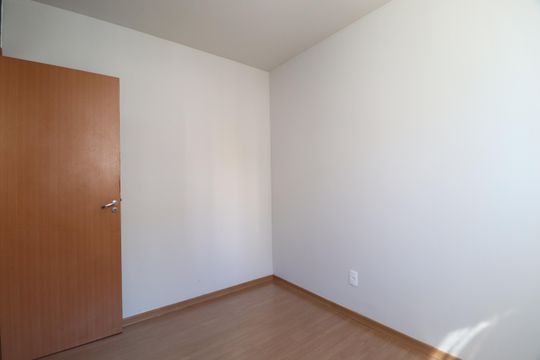 Quarto 1 de apartamento para alugar com 2 quartos, 50m² em Jardim Patricia, Uberlândia