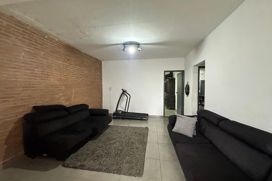 Sala de casa para alugar com 4 quartos, 200m² em Jardim Silveira, Barueri