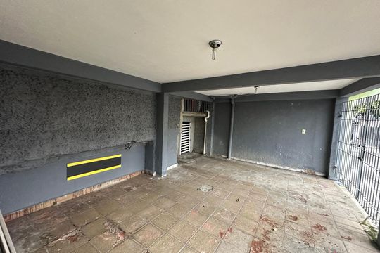 Garagem de casa para alugar com 4 quartos, 200m² em Jardim Silveira, Barueri