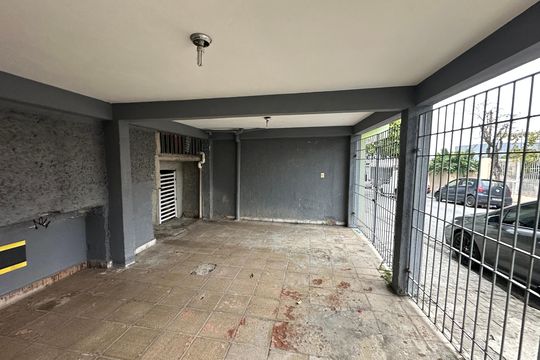 Garagem de casa para alugar com 4 quartos, 200m² em Jardim Silveira, Barueri