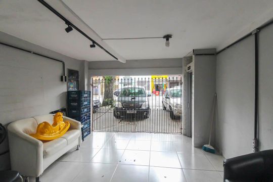 Garagem de casa à venda com 4 quartos, 125m² em Vila Portuguesa, São Paulo