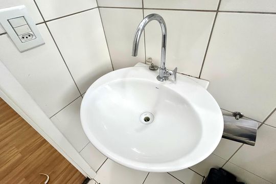 Banheiro de apartamento para alugar com 2 quartos, 58m² em Jardim Flor da Montanha, Guarulhos