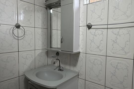 Casa para alugar com 3 quartos, 97m² em Vila Maria Helena, Carapicuíba