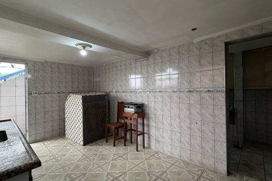 Casa para alugar com 3 quartos, 97m² em Vila Maria Helena, Carapicuíba