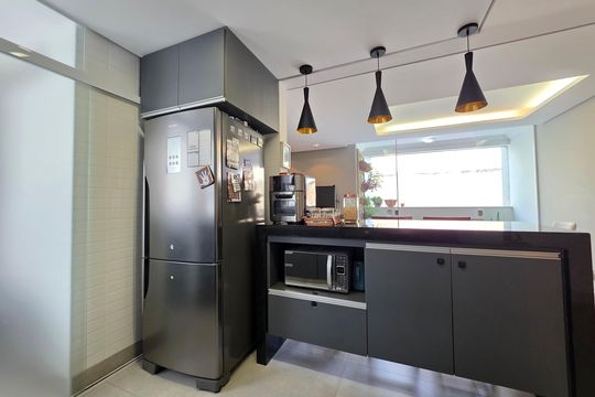 Cozinha de apartamento à venda com 3 quartos, 78m² em Sagrada Família, Belo Horizonte