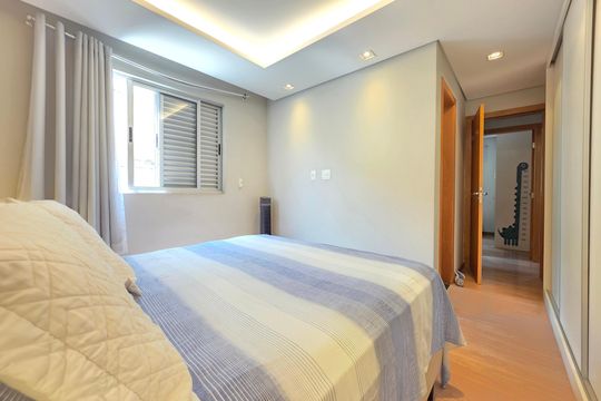Quarto de apartamento à venda com 3 quartos, 78m² em Sagrada Família, Belo Horizonte