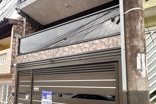 Fachada de casa à venda com 3 quartos, 226m² em Bairro dos Casa, São Bernardo do Campo