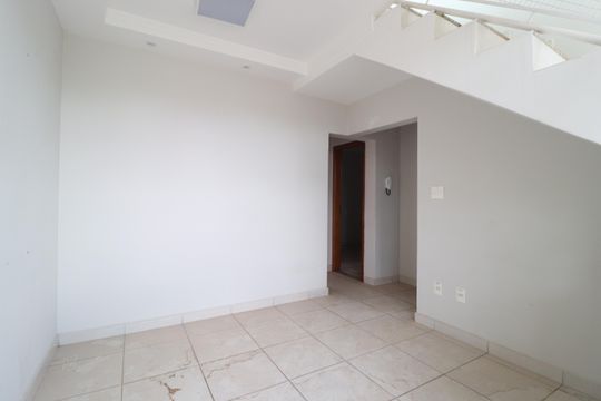 Sala de apartamento para alugar com 3 quartos, 130m² em Santa Mônica, Uberlândia