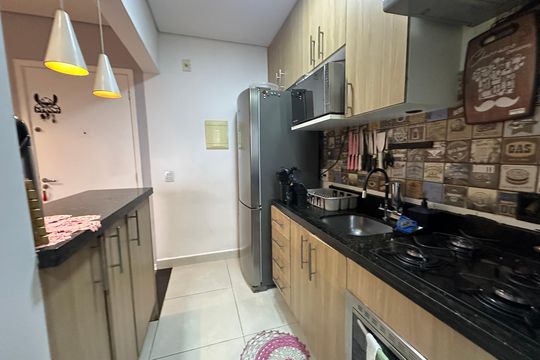 Cozinha de apartamento à venda com 2 quartos, 53m² em Vila Iracema, Barueri