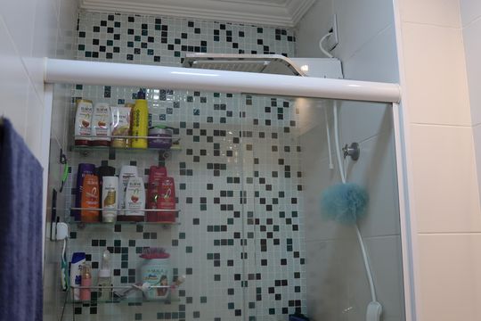 Banheiro de apartamento à venda com 2 quartos, 53m² em Vila Iracema, Barueri