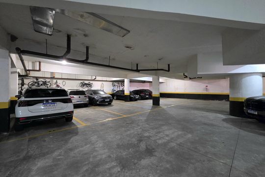 Garagem de apartamento à venda com 3 quartos, 220m² em Vila Assunção, Santo André