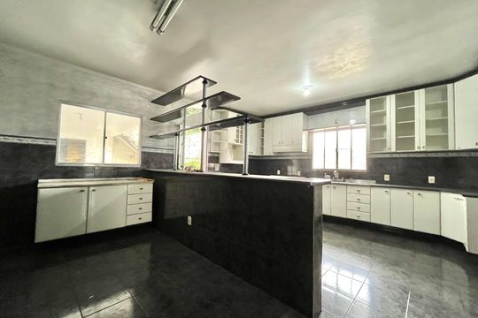 Cozinha de casa à venda com 5 quartos, 480m² em Vila Campestre, São Paulo