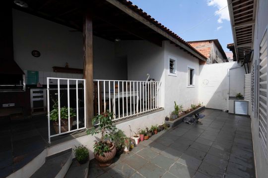 QUINTAL de casa à venda com 2 quartos, 180m² em Vila 31 de Março, Campinas