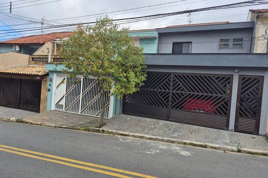 Fachada de casa à venda com 3 quartos, 150m² em Santa Terezinha, São Bernardo do Campo