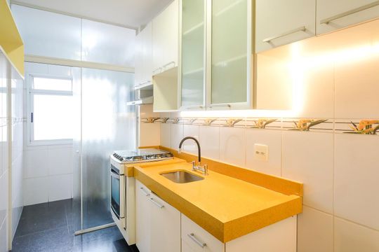 Cozinha de apartamento à venda com 2 quartos, 55m² em Vila Caminho do Mar, São Bernardo do Campo