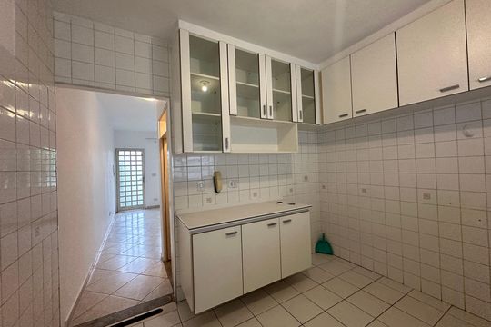 Cozinha de casa de condomínio para alugar com 2 quartos, 63m² em Jardim Regina Alice, Barueri