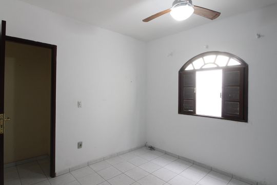 Quarto 1 de casa de condomínio para alugar com 2 quartos, 60m² em Ogiva, Cabo Frio