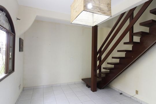 Casa de Condomínio para alugar com 2 quartos, 60m² em Ogiva, Cabo Frio