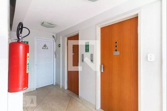 Hall social de apartamento para alugar com 2 quartos, 55m² em Planalto Paulista, São Paulo