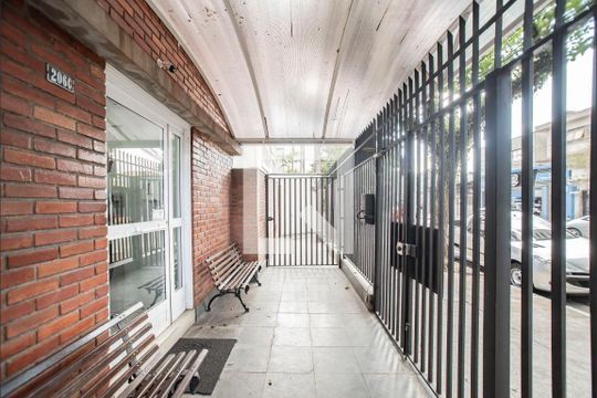 Entrada de apartamento à venda com 2 quartos, 55m² em Planalto Paulista, São Paulo