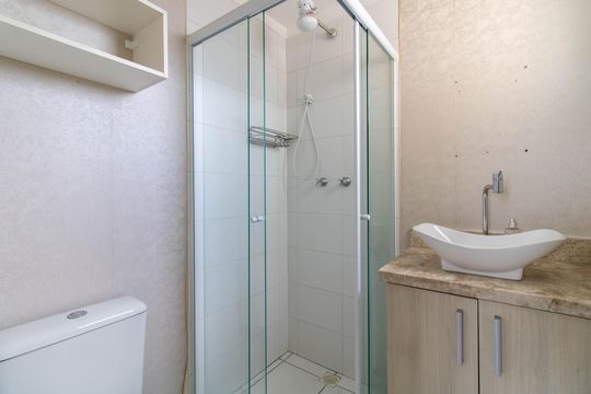 Banheiro de apartamento para alugar com 2 quartos, 49m² em Vila Paulista, Guarulhos