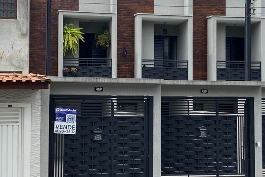Fachada de casa à venda com 2 quartos, 127m² em Bela Vista, Osasco