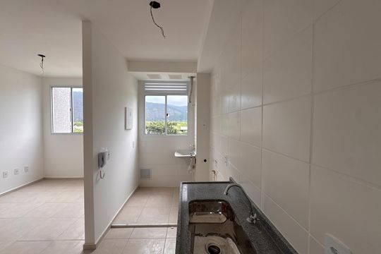Cozinha  de apartamento à venda com 2 quartos, 46m² em Recreio dos Bandeirantes, Rio de Janeiro