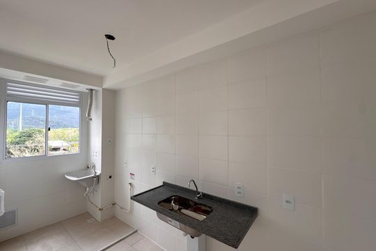 Cozinha  de apartamento à venda com 2 quartos, 46m² em Recreio dos Bandeirantes, Rio de Janeiro