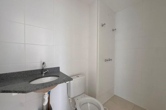 Banheiro Social de apartamento à venda com 2 quartos, 46m² em Recreio dos Bandeirantes, Rio de Janeiro