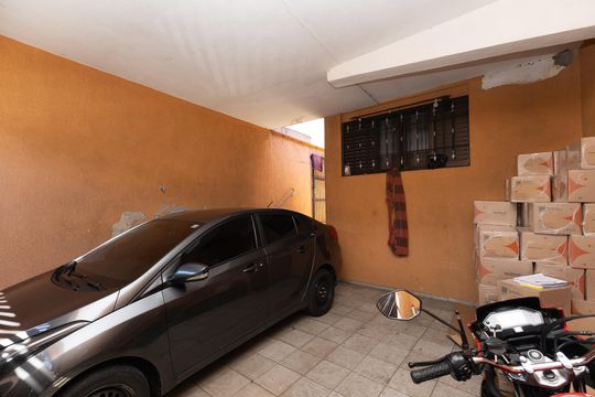 Garagem de casa à venda com 3 quartos, 125m² em Vila Sabrina, São Paulo