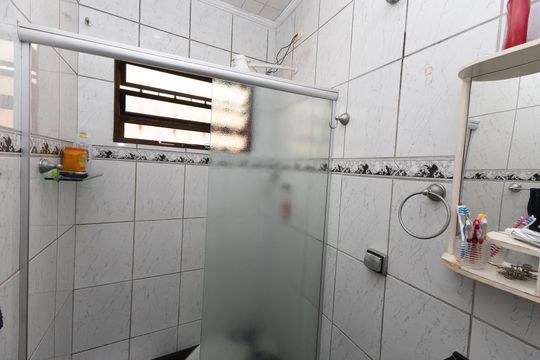 Banheiro de casa à venda com 3 quartos, 125m² em Vila Sabrina, São Paulo