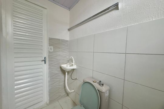 Banheiro social de casa para alugar com 1 quarto, 28m² em Jardim Presidente Dutra, Guarulhos
