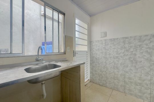 Cozinha de casa para alugar com 1 quarto, 28m² em Jardim Presidente Dutra, Guarulhos