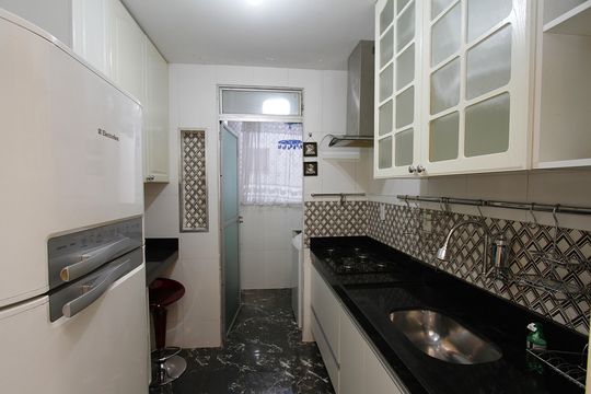 Cozinha de apartamento à venda com 3 quartos, 72m² em Cinquentenario, Belo Horizonte