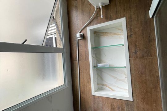 Banheiro de apartamento à venda com 2 quartos, 45m² em Taquara, Rio de Janeiro