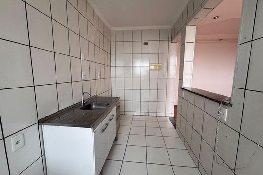 Cozinha de apartamento para alugar com 2 quartos, 54m² em Jardim Roberto, Osasco