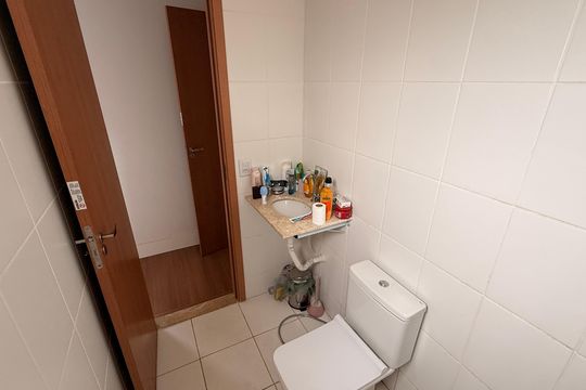 Banheiro da Suíte de apartamento à venda com 2 quartos, 50m² em Jardim Atlantico, Goiânia