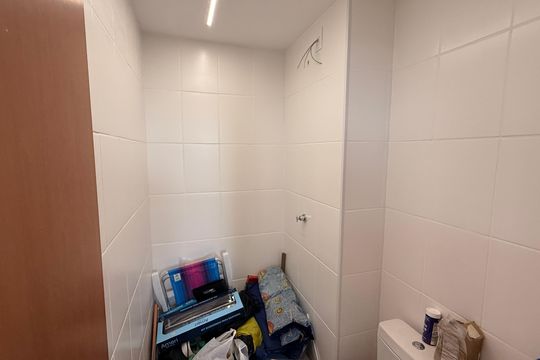 Banheiro Social de apartamento à venda com 2 quartos, 50m² em Jardim Atlantico, Goiânia