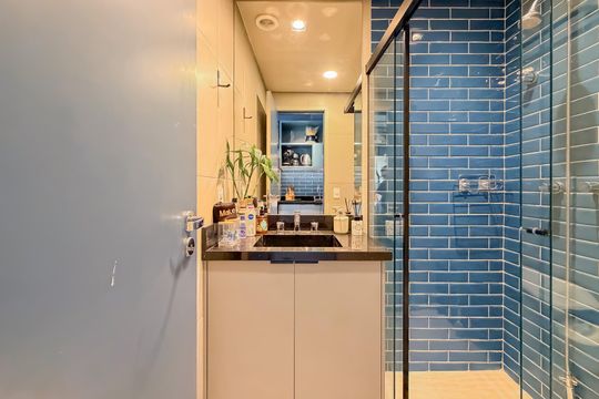 Banheiro de kitnet/studio à venda com 1 quarto, 25m² em Vila Mariana, São Paulo