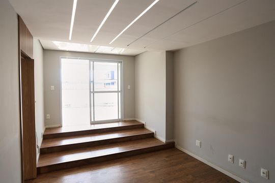 Casa para alugar com 3 quartos, 280m² em Santa Ines, Belo Horizonte