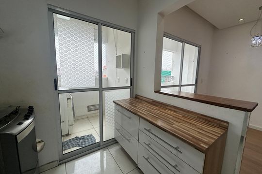 Cozinha de apartamento à venda com 2 quartos, 54m² em Jardim Maria Helena, Barueri