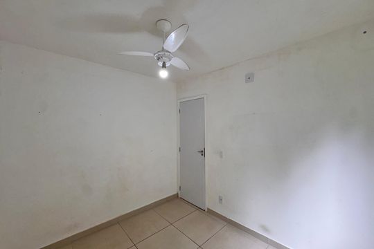Quarto 2 de apartamento para alugar com 2 quartos, 49m² em Vargem Grande, Rio de Janeiro