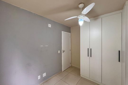 Quarto 1 de apartamento para alugar com 2 quartos, 49m² em Vargem Grande, Rio de Janeiro