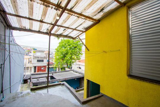 Área externa de casa à venda com 2 quartos, 250m² em Jardim Cristiane, Santo André