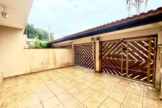 Garagem de casa à venda com 3 quartos, 190m² em Jardim Bom Clima, Guarulhos