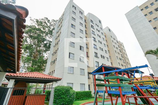 Fachada de apartamento para alugar com 2 quartos, 50m² em Jardim Sabara, São Paulo