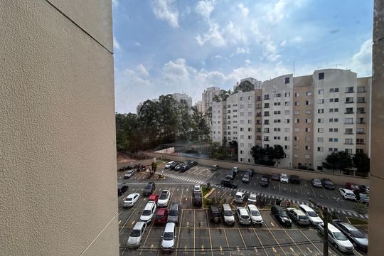 Vista sala de apartamento para alugar com 2 quartos, 50m² em Jardim Sabara, São Paulo