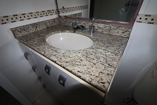 Banheiro  de apartamento para alugar com 2 quartos, 86m² em Jardim do Salso, Porto Alegre