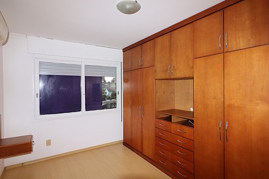 Quarto 1 de apartamento para alugar com 2 quartos, 86m² em Jardim do Salso, Porto Alegre