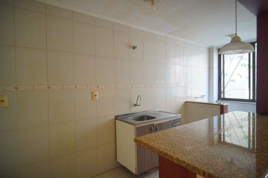 Cozinha de apartamento para alugar com 1 quarto, 43m² em Passo D’areia, Porto Alegre
